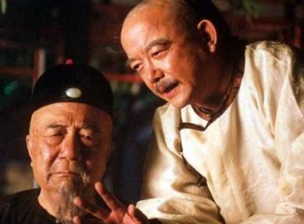 他是和珅背后最大的靠山 这个人不是乾隆皇帝