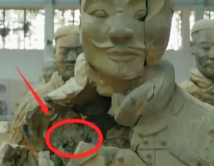 秦始皇兵马俑真的是活人烧制的吗 为什么每个兵马俑的面容都不一样