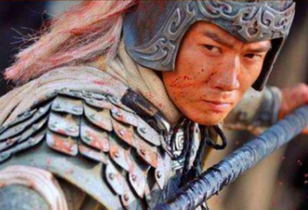 赵云为何敢穿白袍？古代将军不能穿白袍上战场吗？