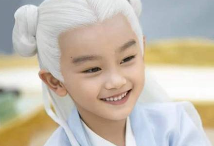 《枕上书》白滚滚什么时候和东华帝君相认？