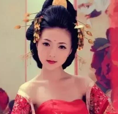 古代女子为什么只能穿裙子 因为穿裤子有违道德