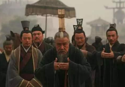 商鞅&ldquo;反贵族&rdquo;&ldquo;反人民&rdquo;用法使其屈服，他们屈服了商鞅却将他们流放！