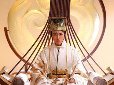 高洋嫡长子的高殷，14岁登基为何16岁就死了？