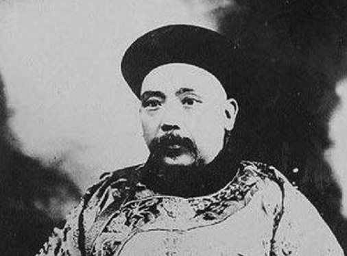 清朝一个能与和珅媲美的贪官！铁帽子王奕劻的生平是怎样的？