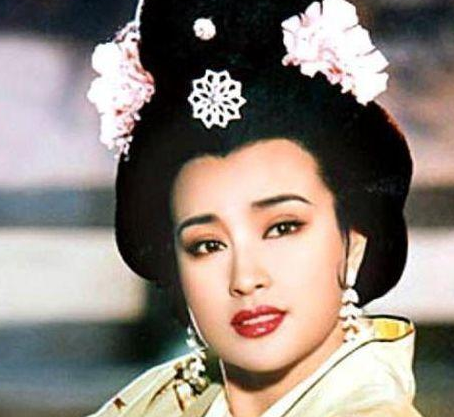 古代新皇登基之后 他们都是怎么处理后宫众多“小妈”的