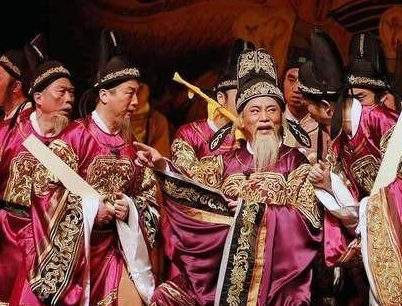 皇帝将自己的奶妈赐婚给大臣 他明知皇帝刁难为何不怒而是激动