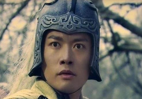 孙尚香对赵云又打又骂时，为什么对张飞又不敢嚣张?