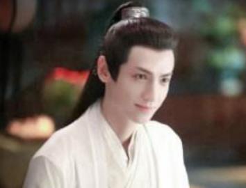 《月上重火》虞楚之和上官透是同一个人吗？