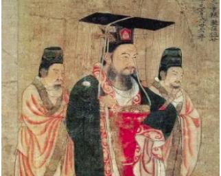 生前雄霸四方的皇帝，死后的棺材简陋不已