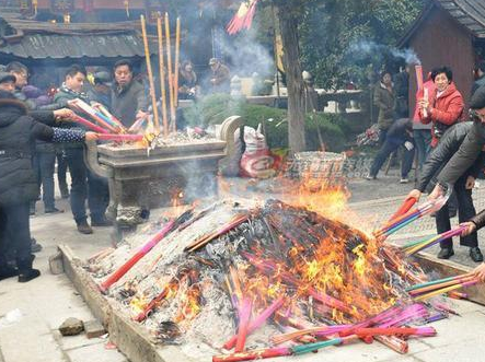 古代信佛和信道的皇帝相比 究竟谁的下场会更好一些