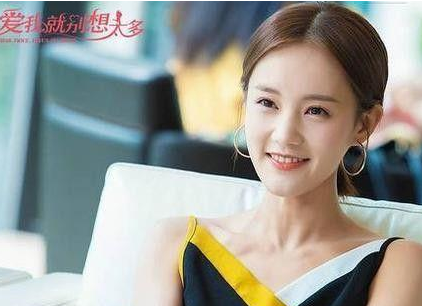 李一桐《爱我就别想太多》刚开播，又一军旅剧来袭，期待男主吗？