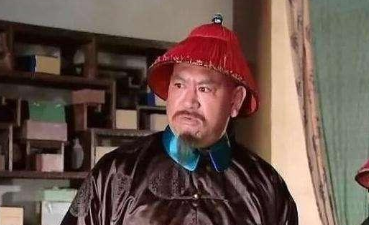 王辅臣一生多次易主，最后不堪重负自尽身亡