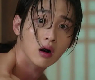 绿豆传男主和男二亲上是第几集?男主为什么亲男二?