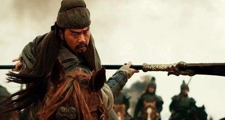 历史上关羽和吕布相比 两人究竟谁的实力更强