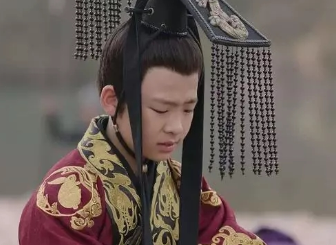 为什么东汉的皇帝大多寿命不长，这种现象是如何形成的？