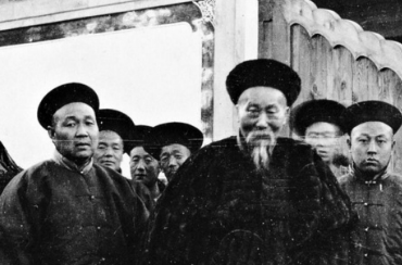 清朝的尚书和总督属于几品？这两者哪个权力更大