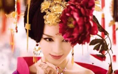 此女效仿武则天称帝，结果最后死法凄惨