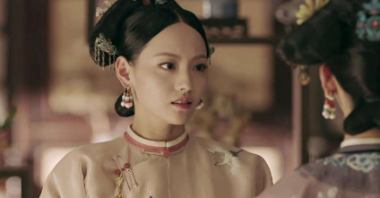 她是奴隶出身的妃子，后来一步步成为乾隆宠妃