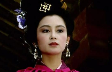 让关羽朝思暮想，曹操对她垂涎欲滴，此女究竟是谁？