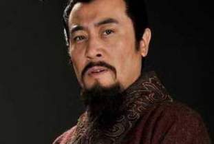 刘备在曹操兵临城下时，为什么不顾妻儿死活都要带着百姓离开？