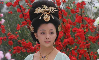 杨玉环一进宫就爱上李隆基了吗？李瑁当时啥心情？