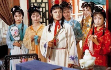 贾家的原型是曹雪芹的家族，为何曹家会被被抄呢？