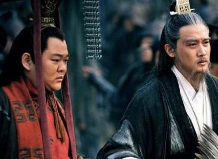 对面邓艾大军压境 刘禅原本可以一战为什么却轻易投降了