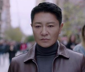 《如果岁月可回头》黄小蕾的亲生父亲是谁？