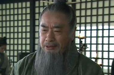 张昭一生忠心为东吴，孙权为何始终不信任他？