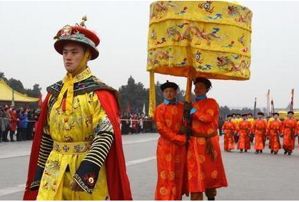 古代皇帝为什么叫陛下？它是怎么成为皇帝尊称的？