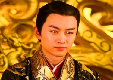 皇后被大臣毒死，皇帝为复仇忍辱负重5年终于反击成功！