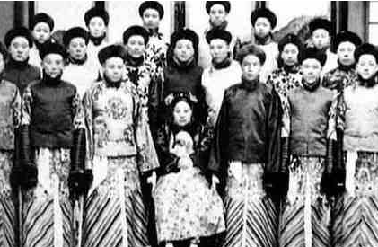 清朝灭亡时还有一批太监存在 灭亡之后他们到底去了哪里