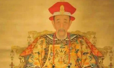 康熙曾得了一种怪病，太医们没办法，却被一个小郎中治好