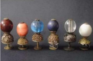 清朝官员帽子上珠子都是用来装饰的 不同官员分别有什么讲究呢