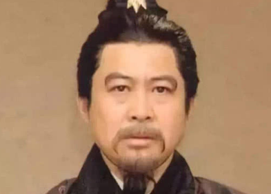 东汉末年，除了袁绍，还有哪些诸侯有一统天下的实力？