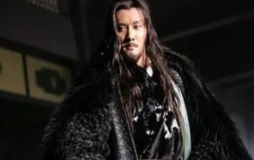 项羽兵至潼关后，他为什么没有称王称帝而是裂地封王？