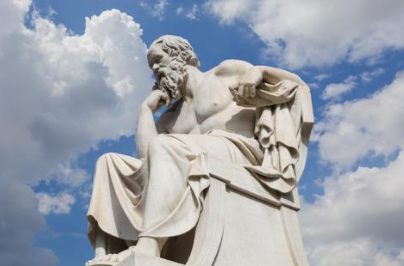 古代哲学的萌芽时期，为何中西方研究的主题会大不一样呢？