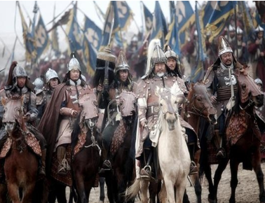 蒙古军和金兵交战正酣，成吉思汗怎么会亲率大军去攻打花剌子模王朝呢?