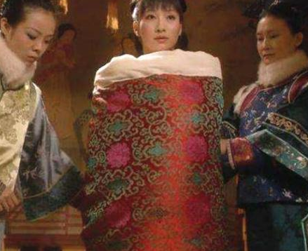 揭秘清朝妃子侍寝的规则 睡个觉为什么要光着身子裹着被子进去