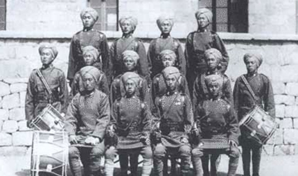 圆明园被毁为什么清朝的老百姓们都非常的麻木 这都得归功于乾隆皇帝