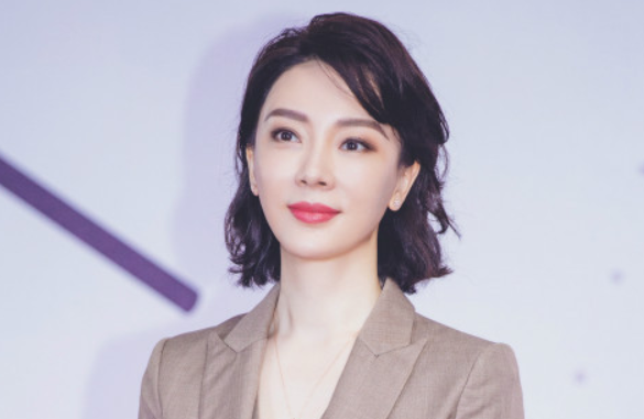 《完美关系》斯黛拉喜欢谁？她最后结局如何？