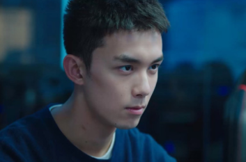 《穿越火线》里路小北进到电竞行业的原因是什么？