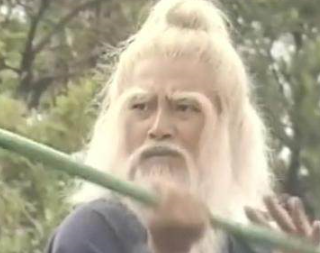 梁子翁无意透露为什么郭靖这么笨，降龙一学就会？