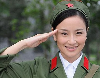 军人敬礼的方式是怎么来的？为什么各国的敬礼方式大同小异？