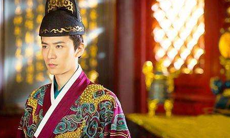 朱允炆为什么不用推恩令削藩 一个有兵权一个没兵权