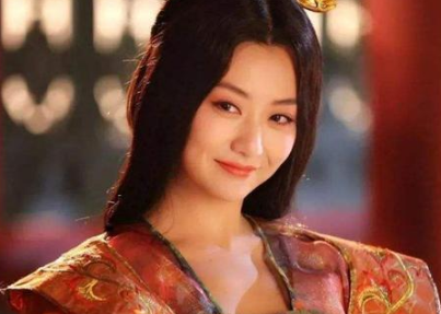 九个男人因他而死，夏姬究竟是命格影响还是替别人背锅？