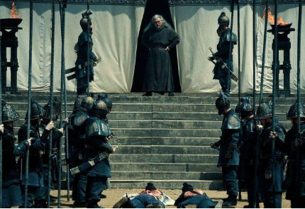 张飞为什么那么轻易就被范疆、张达害死了？没有人守在他的帐外吗？