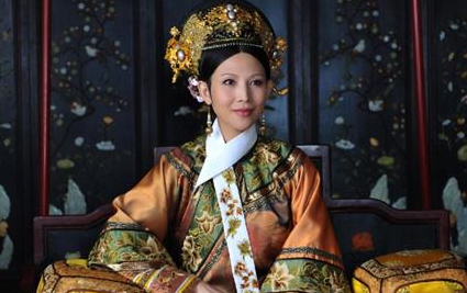 清朝妃子脖子上系一条白领是干什么用的？
