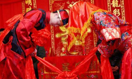 古人为何喜欢在傍晚举行婚礼呢？其中有什么讲究？