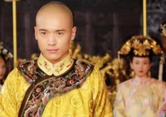 皇太极死后，多尔衮明明有军权，为什么没有抢到皇位？